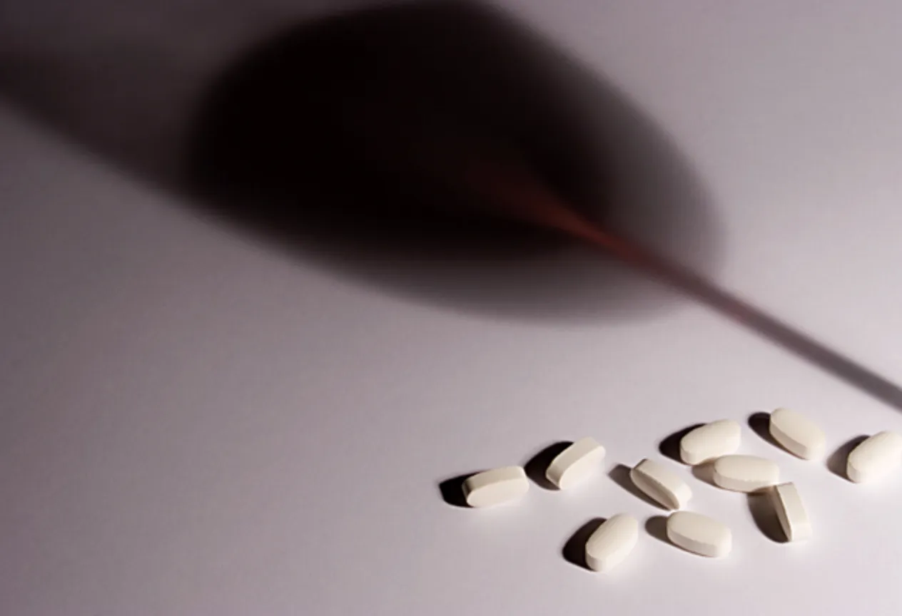 Mag je écht niet drinken als je medicijnen slikt?