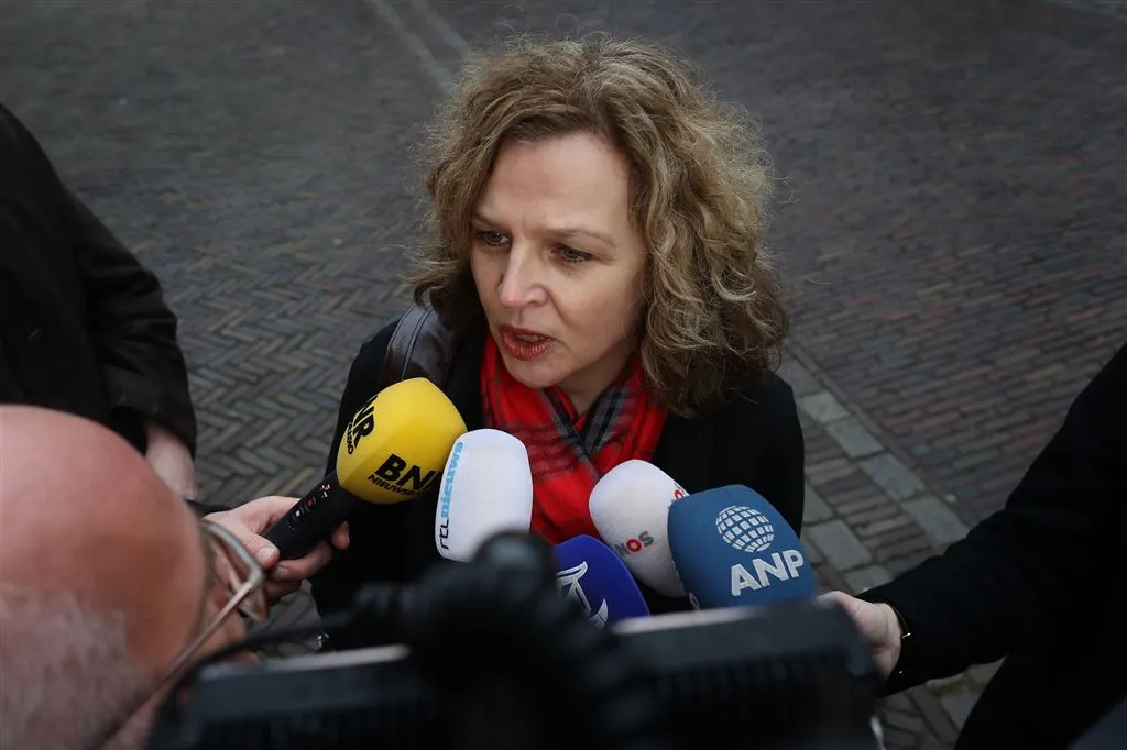 schippers wil minder abortussen1483068553