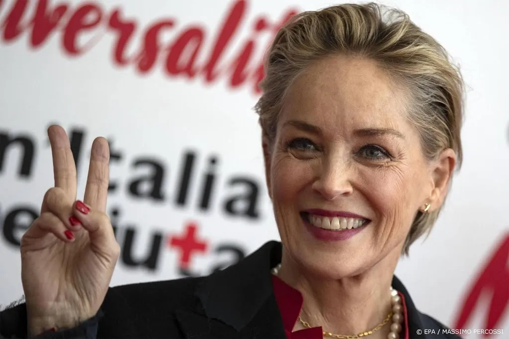 Sharon Stone: ik moest tijdens Basic Instinct naar bed met tegenspeler
