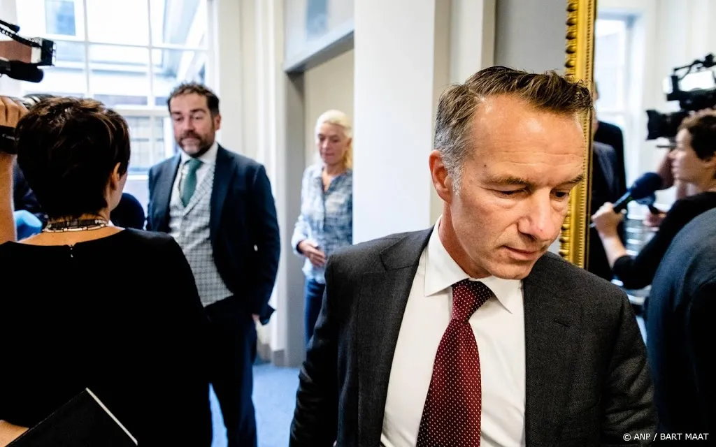 Huisjesmelker Van Haga uit VVD-fractie gezet. Rutte III meerderheid kwijt