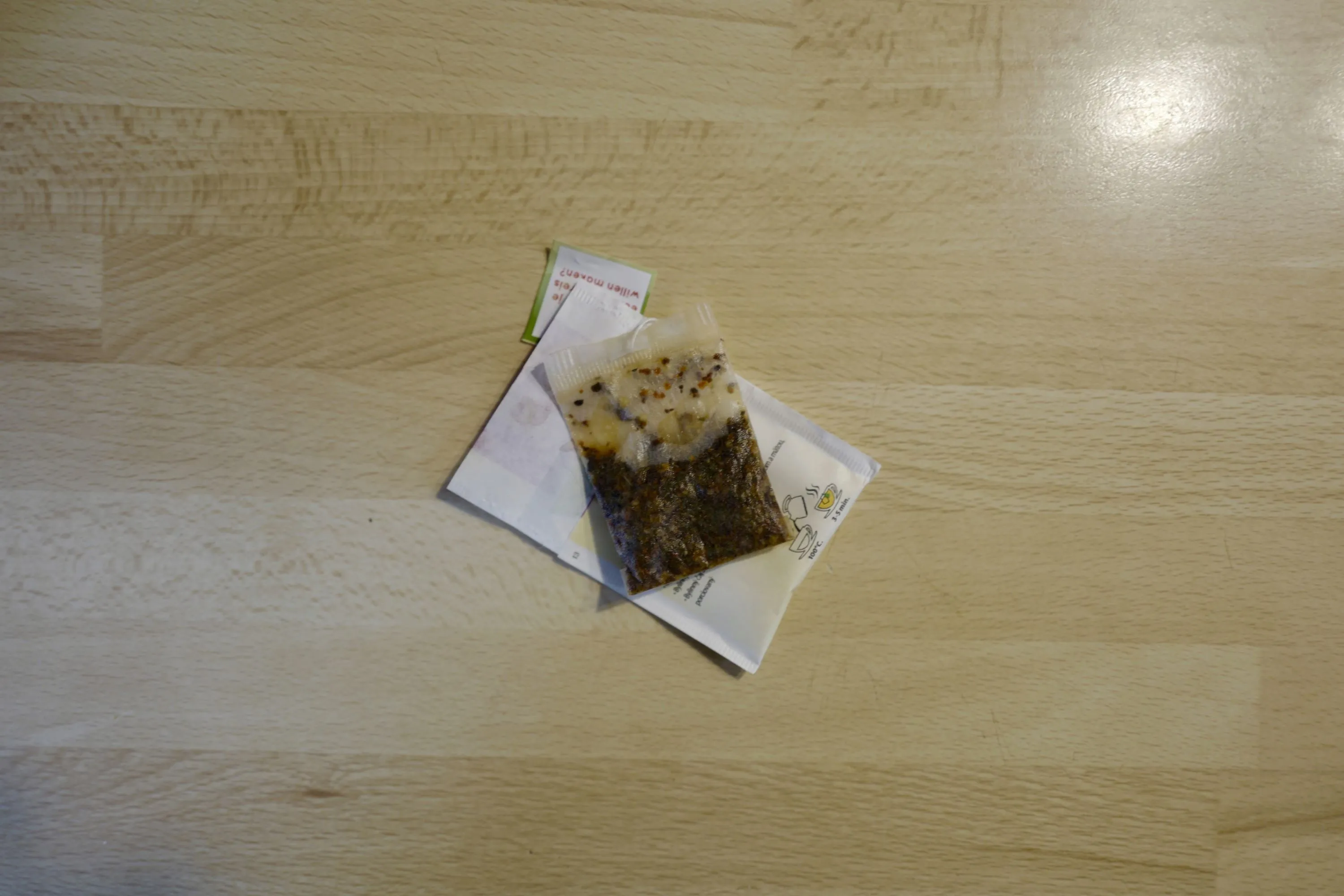 Broeinest van bacteriën of prima recycle-optie: Hoe vaak kun je een theezakje nu echt gebruiken?
