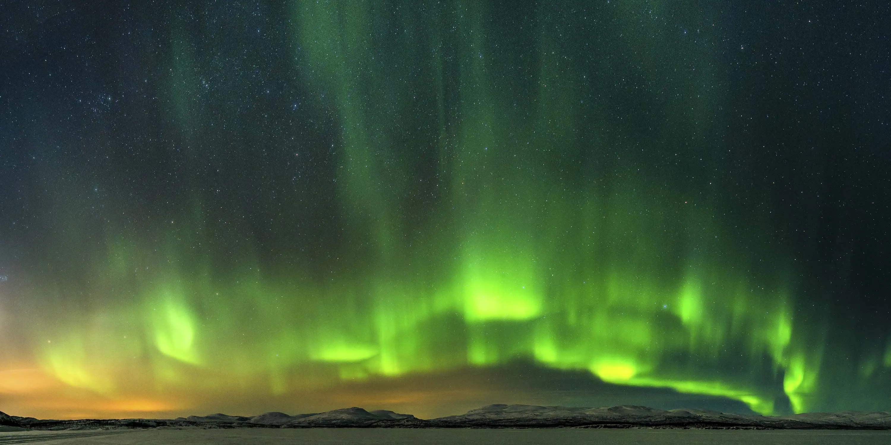 Zonnewinden uit dit enorme coronale gat veroorzaken binnenkort een G1-geomagnetische storm