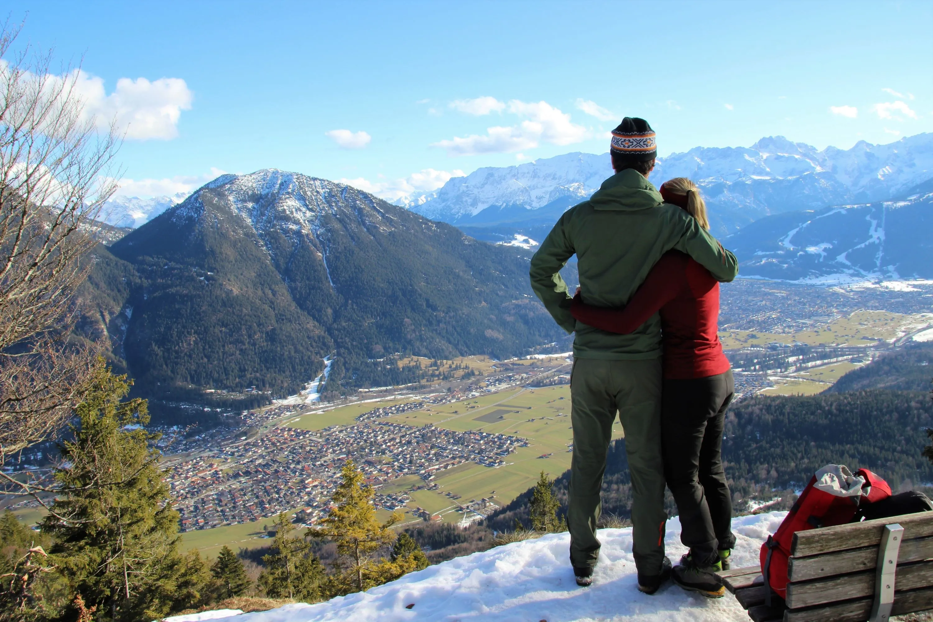 Amy-Rose en Saul uit Winter vol Liefde delen romantische beelden van eerste vakantie samen