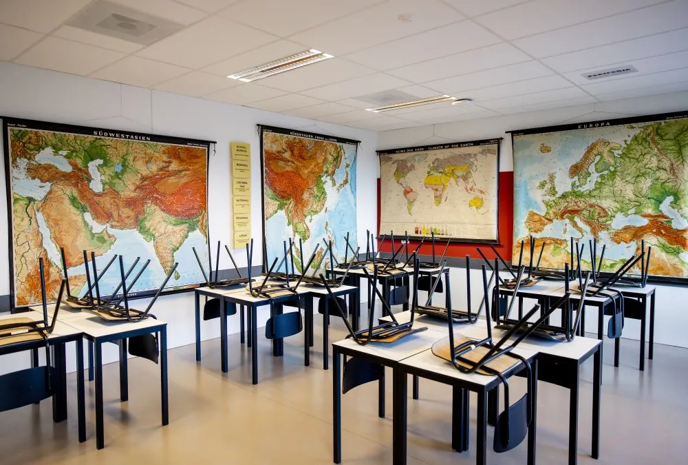 In Almere gaan kinderen straks nog maar 4 dagen per week naar school: "Krijgen vacatures niet gevuld"