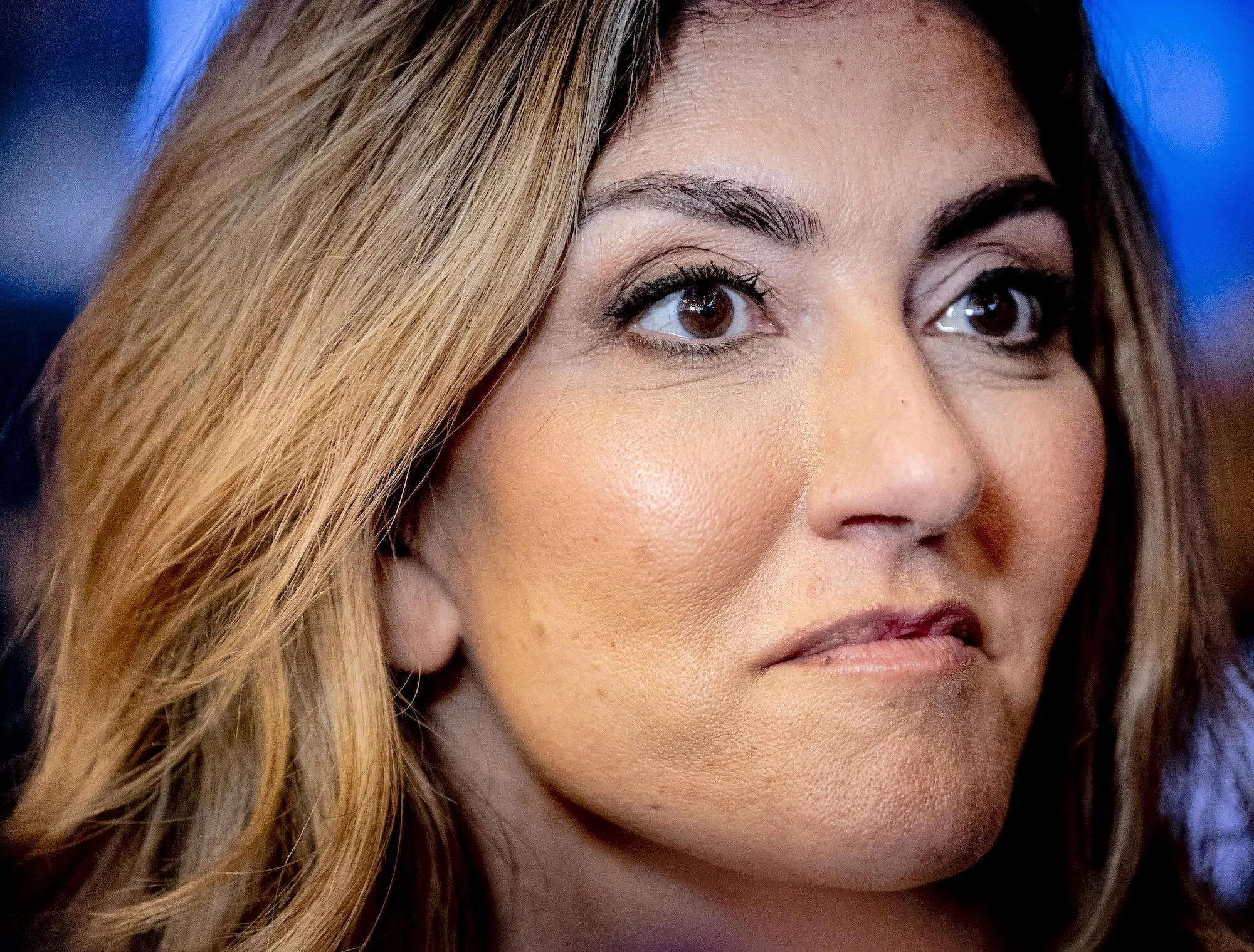Yesilgoz probeert de VVD-leden uit te leggen waarom er sinds haar aantreden zoveel misgaat