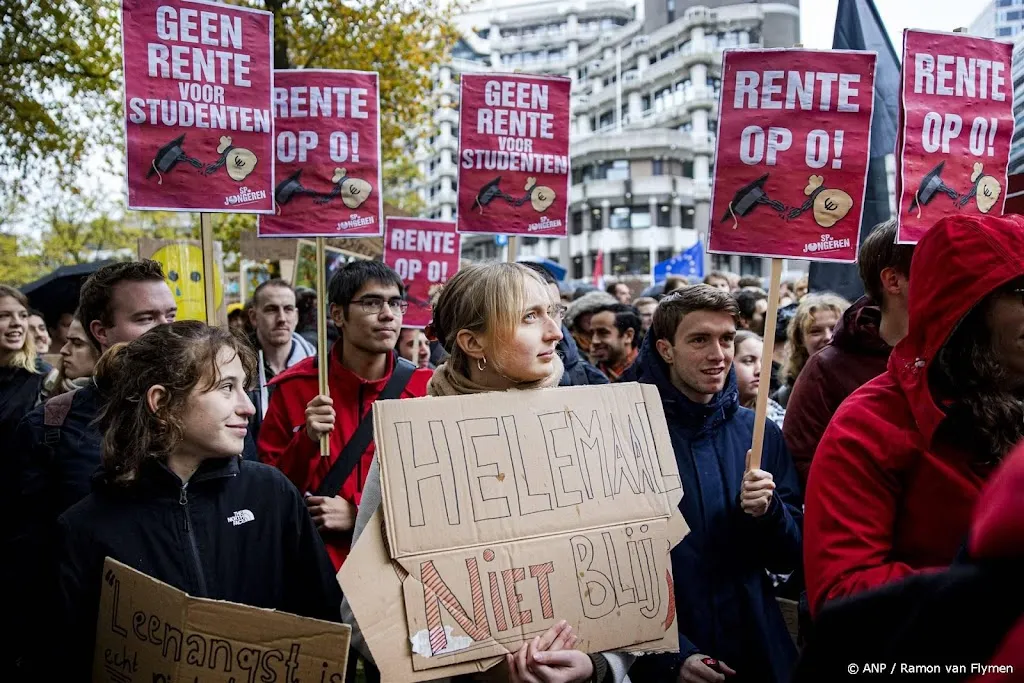 Oud-studenten lossen studieschuld sneller af na rentestijging