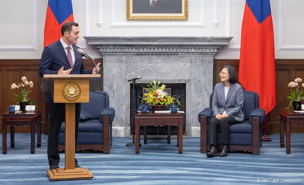 VS-congreslid Gallagher in Taiwan: meer wapenleveringen nodig
