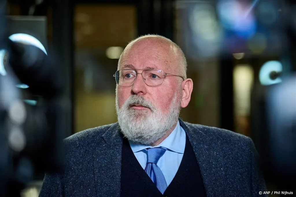 Timmermans vindt dat rechtse partijen aan de slag moeten gaan