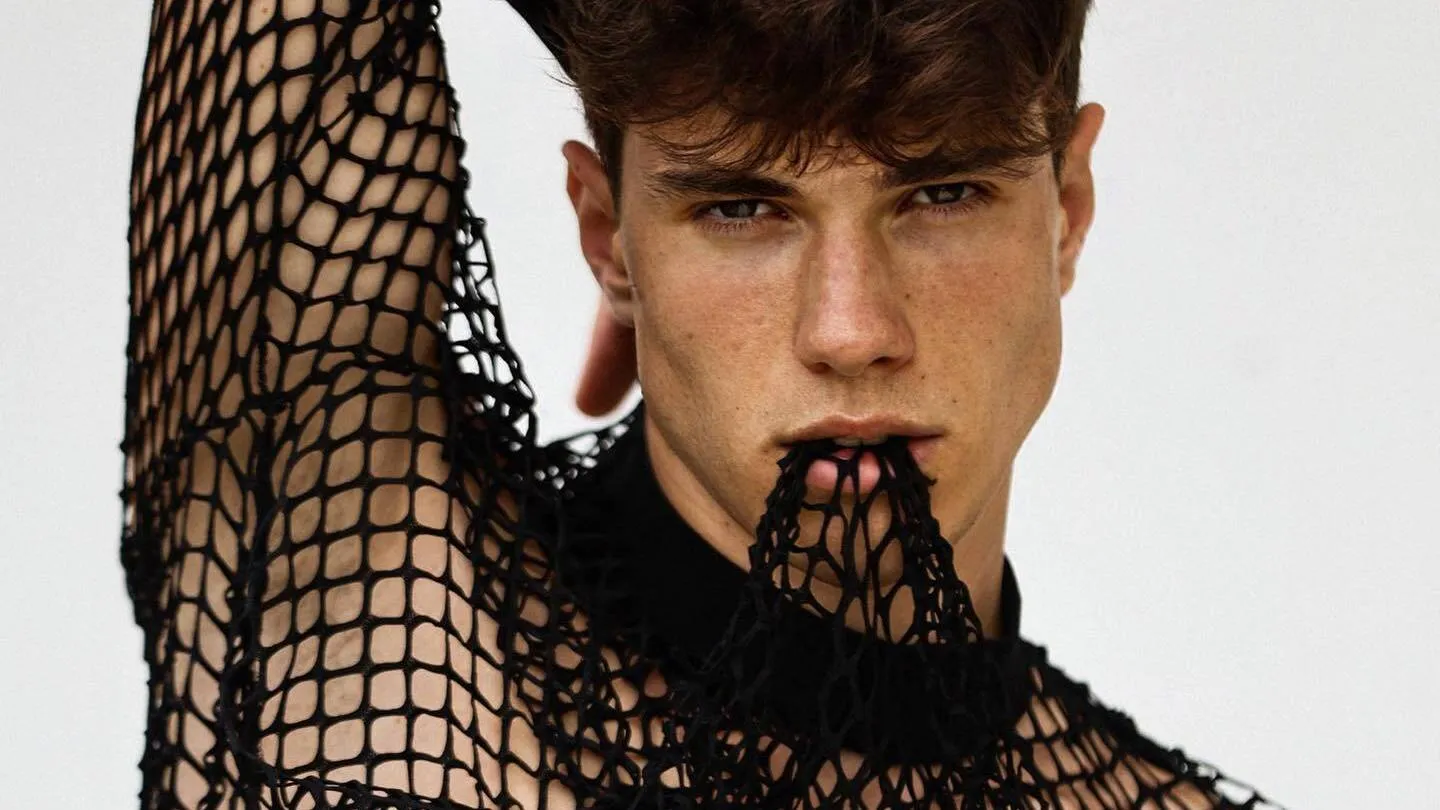 De 'mooiste hunk van Italie' wordt priester