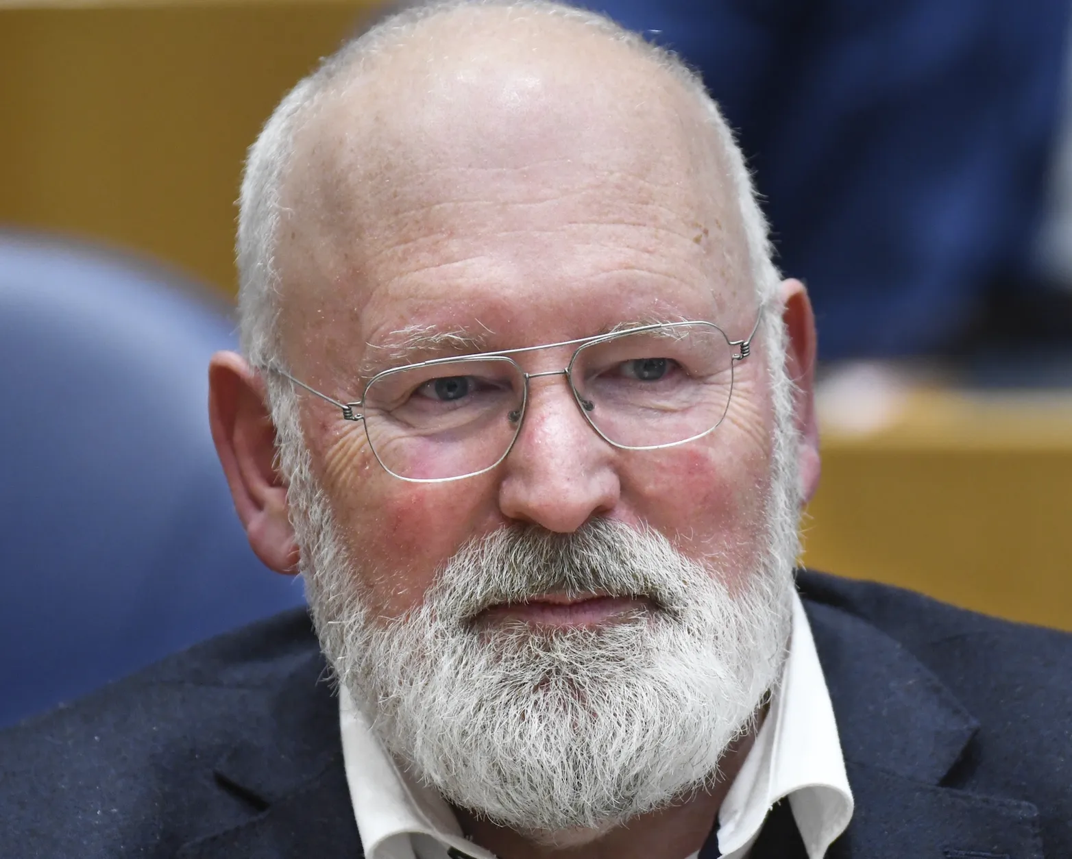 Frans Timmermans ontkent geruchten over zijjn vertrek