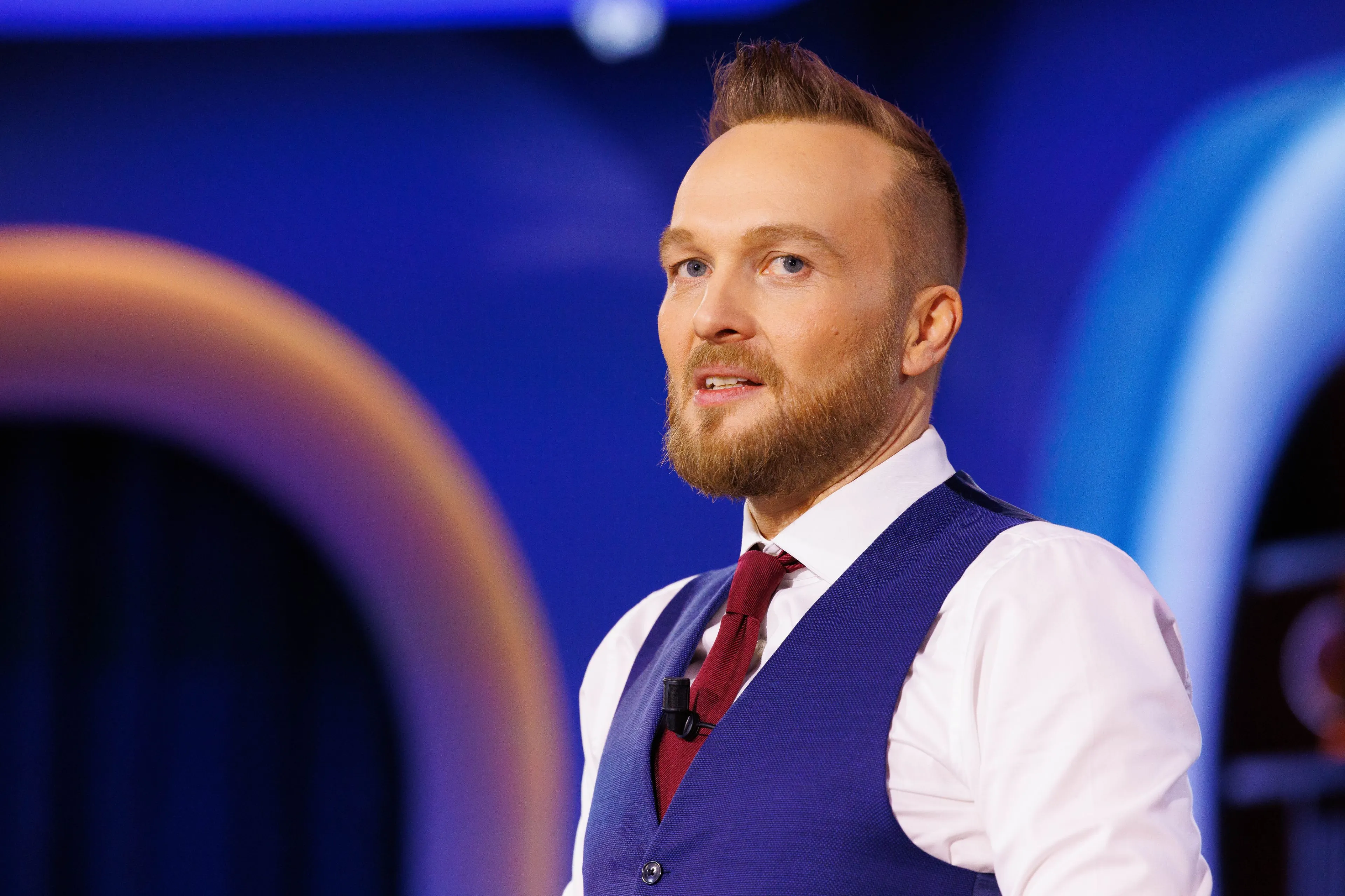 Arjen Lubach maakt lied met Duitse collega: "Verder naar, verder naar, verder naar rechts"