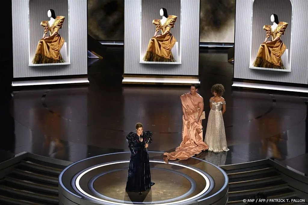 Poor Things sleept drie Oscars in de wacht, Oppenheimer nog nul