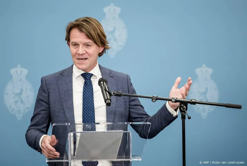 Dat 'programkabinet' klinkt als een gewone eend en is dus vermoedelijk een eend