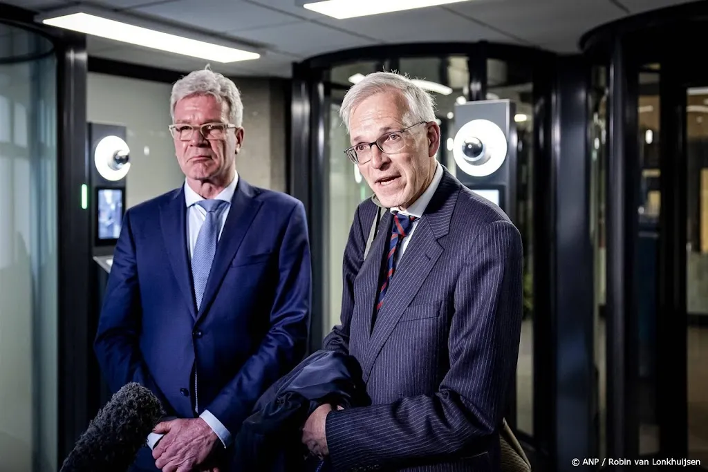 Informateurs vinden onderhandelingen in media niet handig