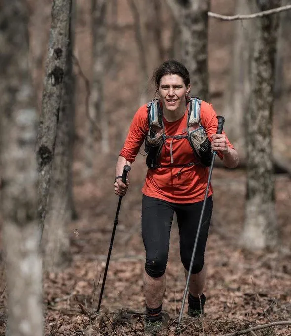 ZIEN: Britse ultrarunner Jasmin Paris is eerste vrouw ooit die finisht in epische Barkley Marathons