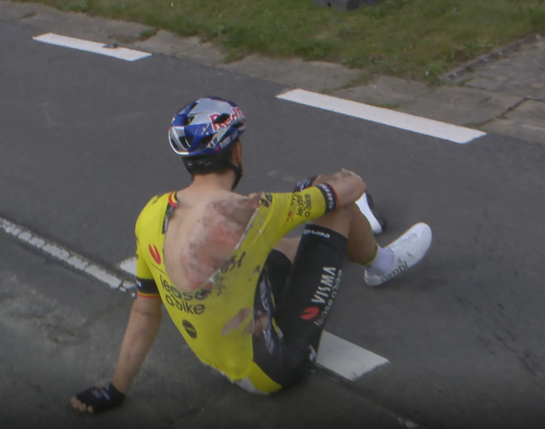 Massale valpartij schakelt Wout van Aert voorlopig uit