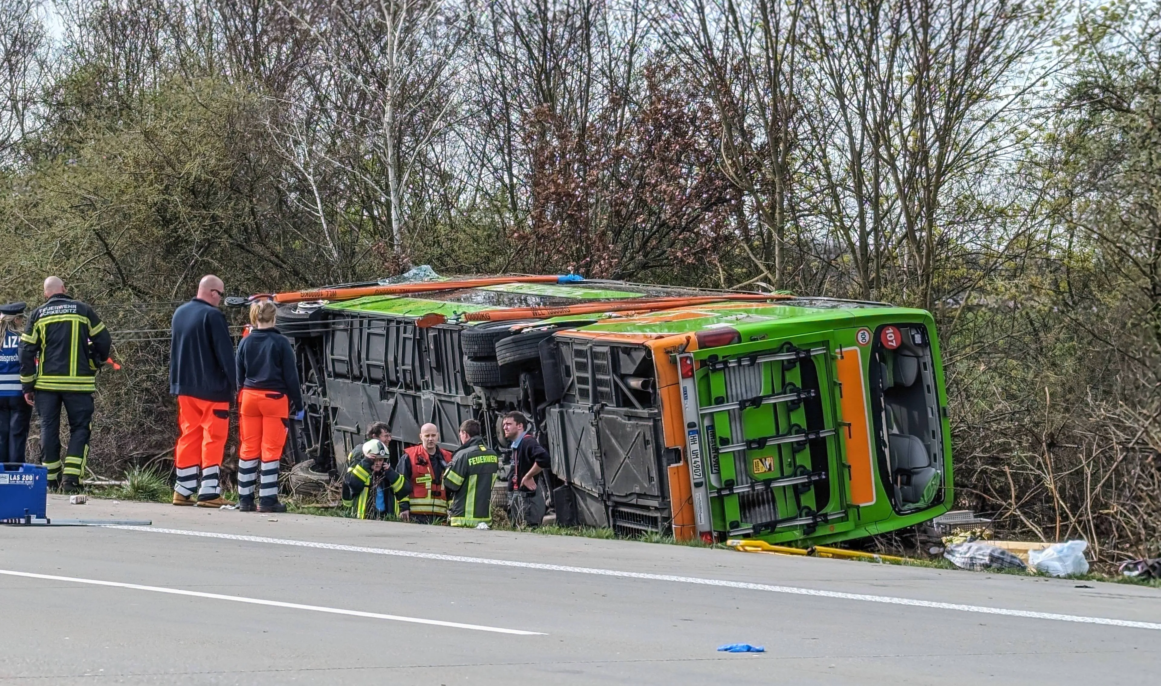 Flixbus-baas legt schuld bij overleden passagiers neer: “Als die mensen hun gordel hadden gedragen, zou iedereen nog leven”