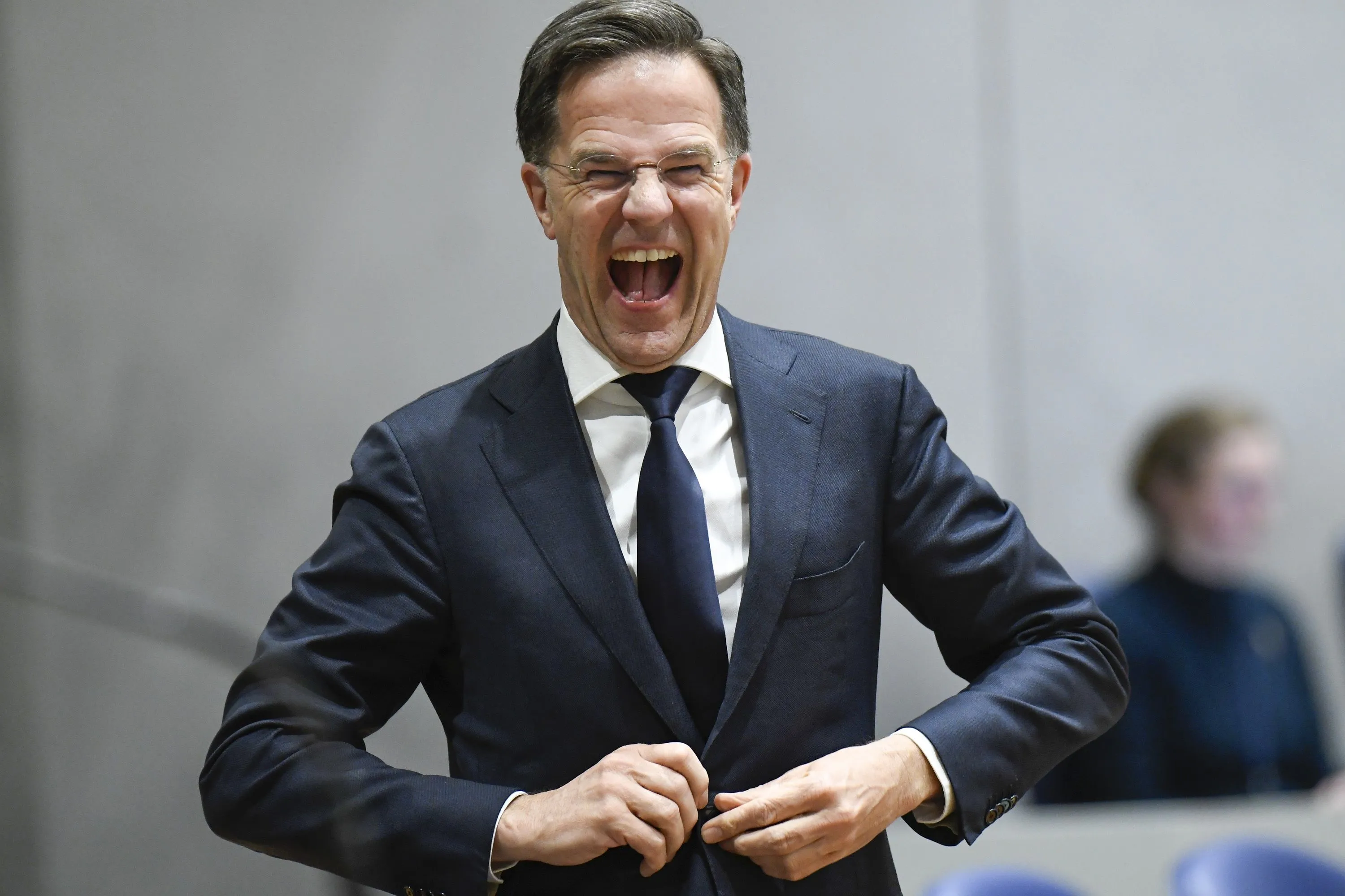 Premier Rutte geeft lesje geschiedenis aan stamelende Van Houwelingen (FvD)
