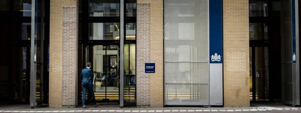 VWS openbaart duizenden coronadocumenten, ook over Sywert-deal