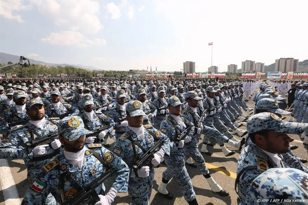 Iran toont militaire macht, Israël zint op wraak