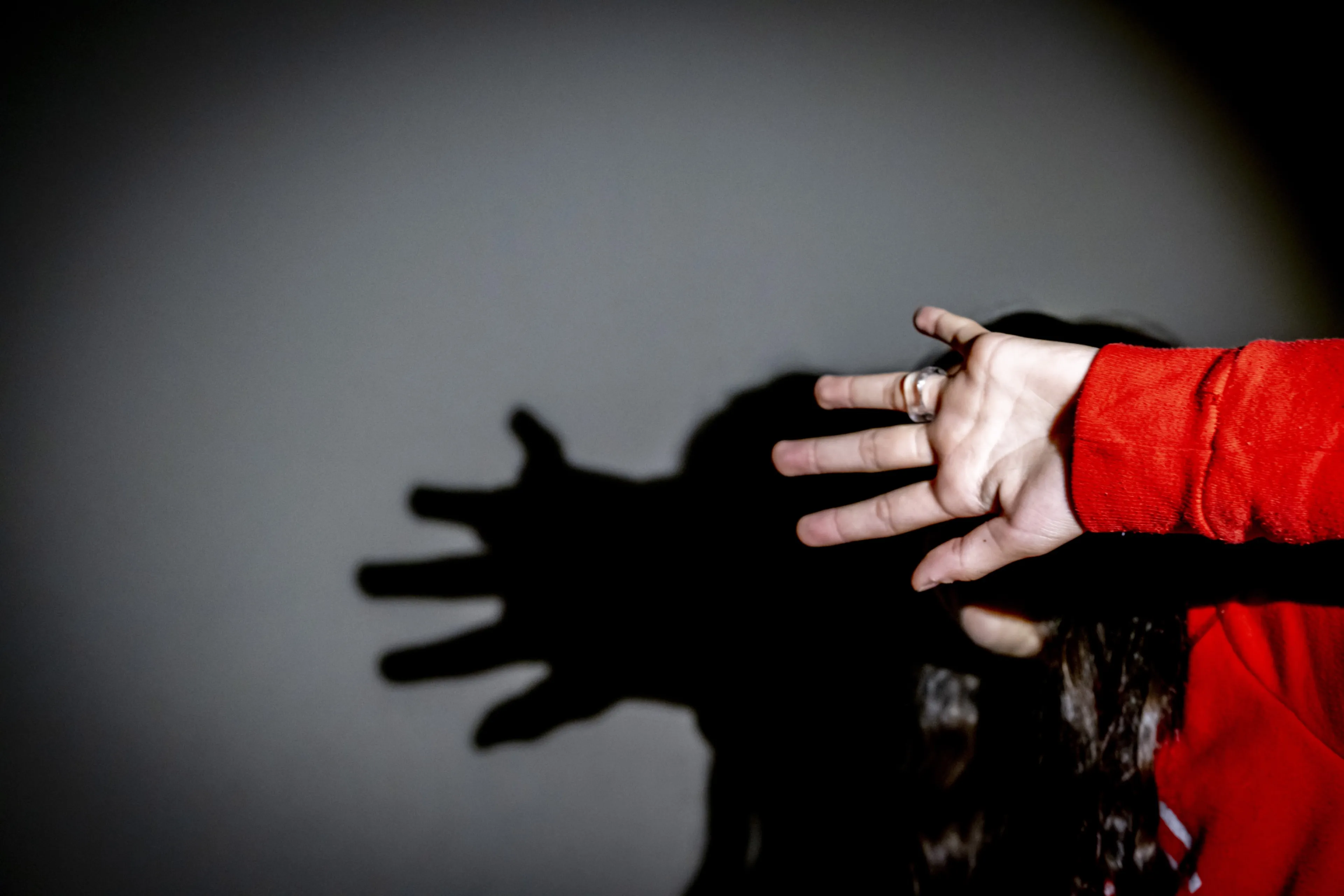 Pleegzorg liet mishandeld meisje (10) in de steek tot ze bijna stierf