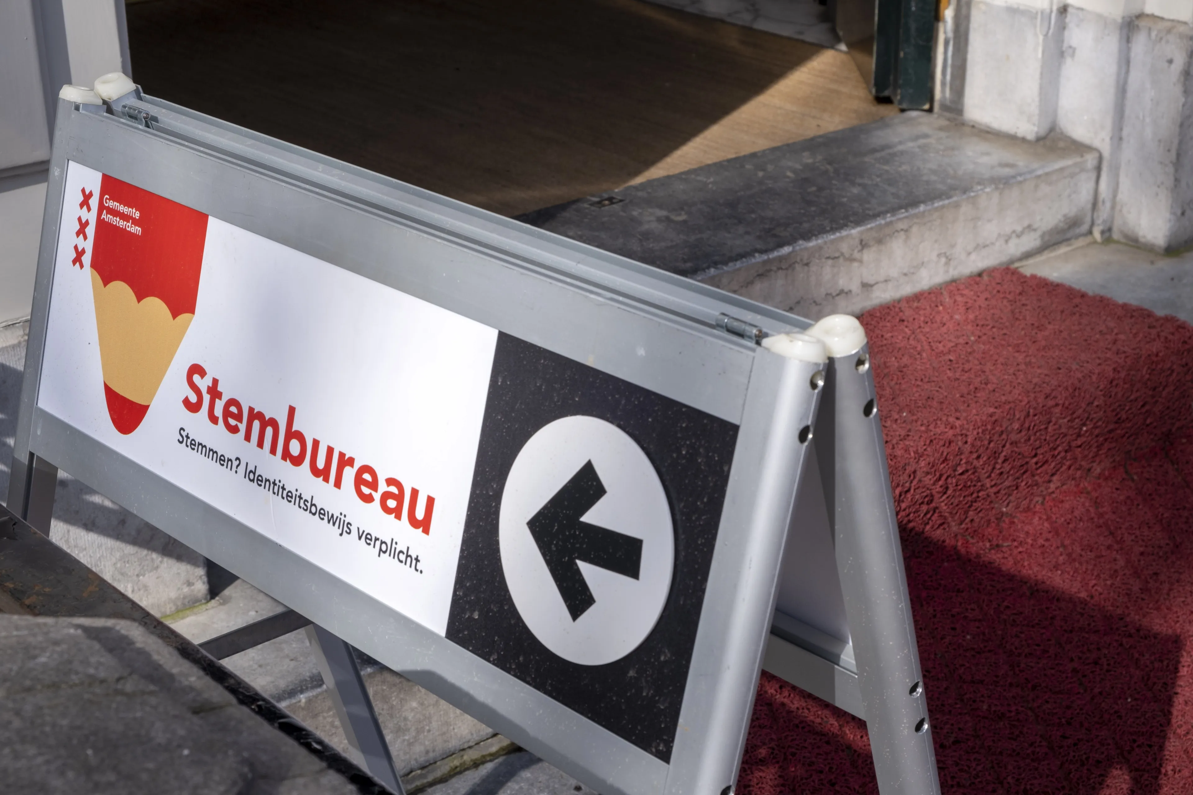 Kiezers zijn veel gematigder dan de uitslagen van verkiezingen laten zien