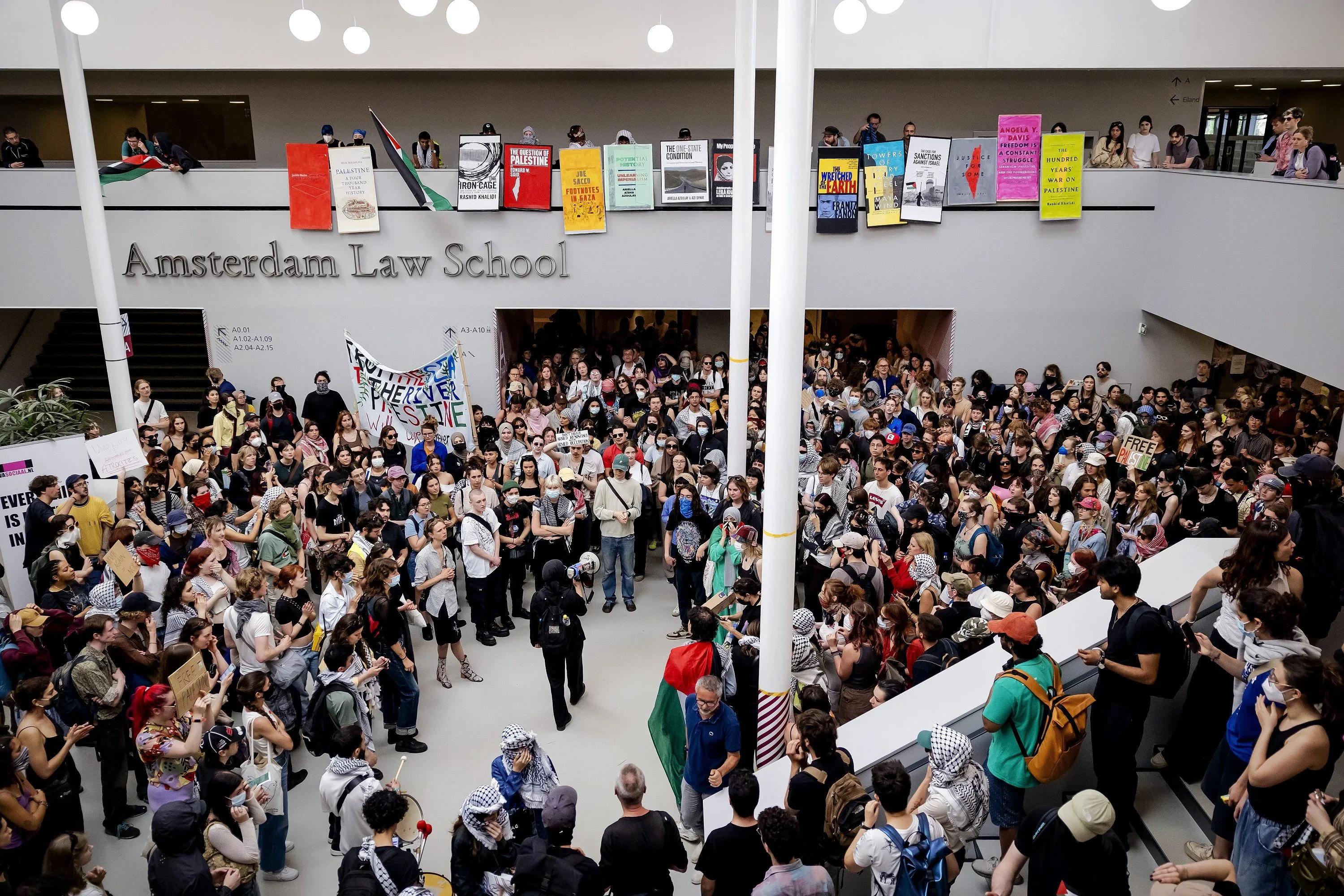 Bekijk de beelden: Verschillende Nederlandse universiteiten bezet door pro-Palestijnse activisten