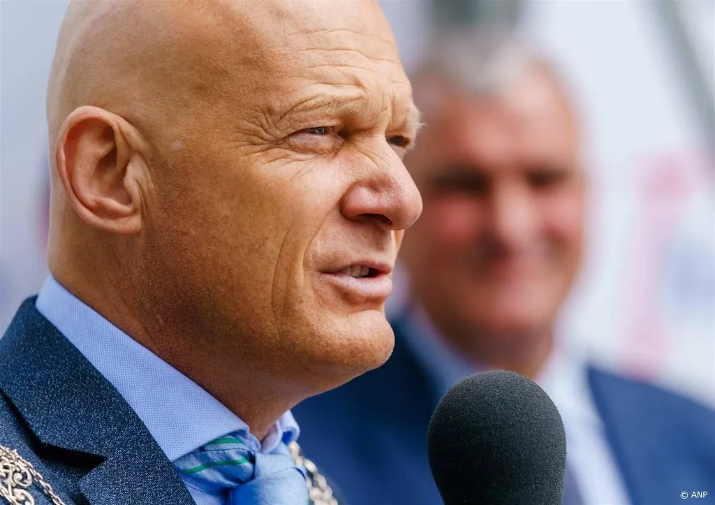 Leven zwaargewond pleegmeisje hangt aan een zijden draadje