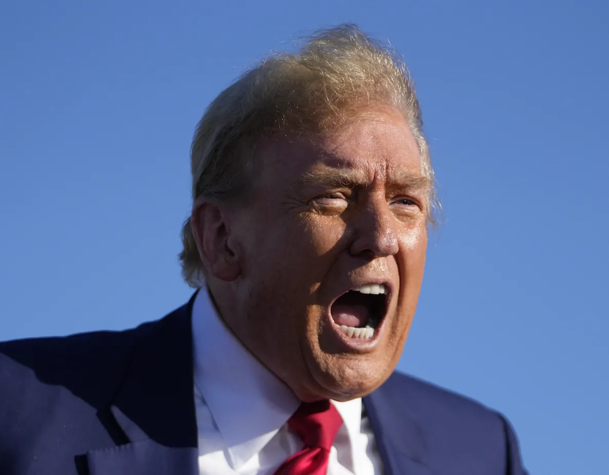 Het lukt Trump niet een woord van 4 lettergrepen uit te spreken. Dat is angstaanjagend