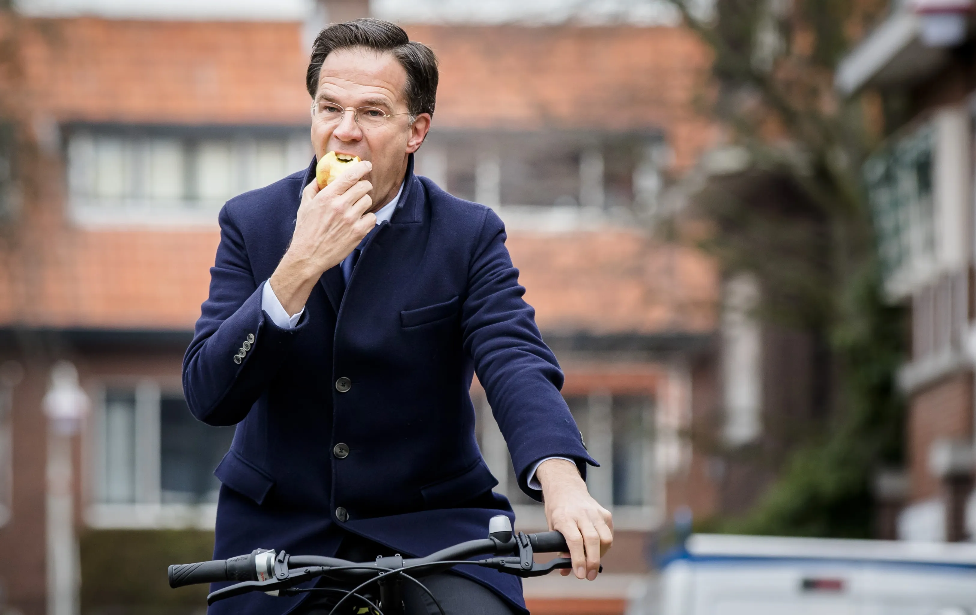 Rutte kan zijn fiets en zijn appeltje wel vergeten
