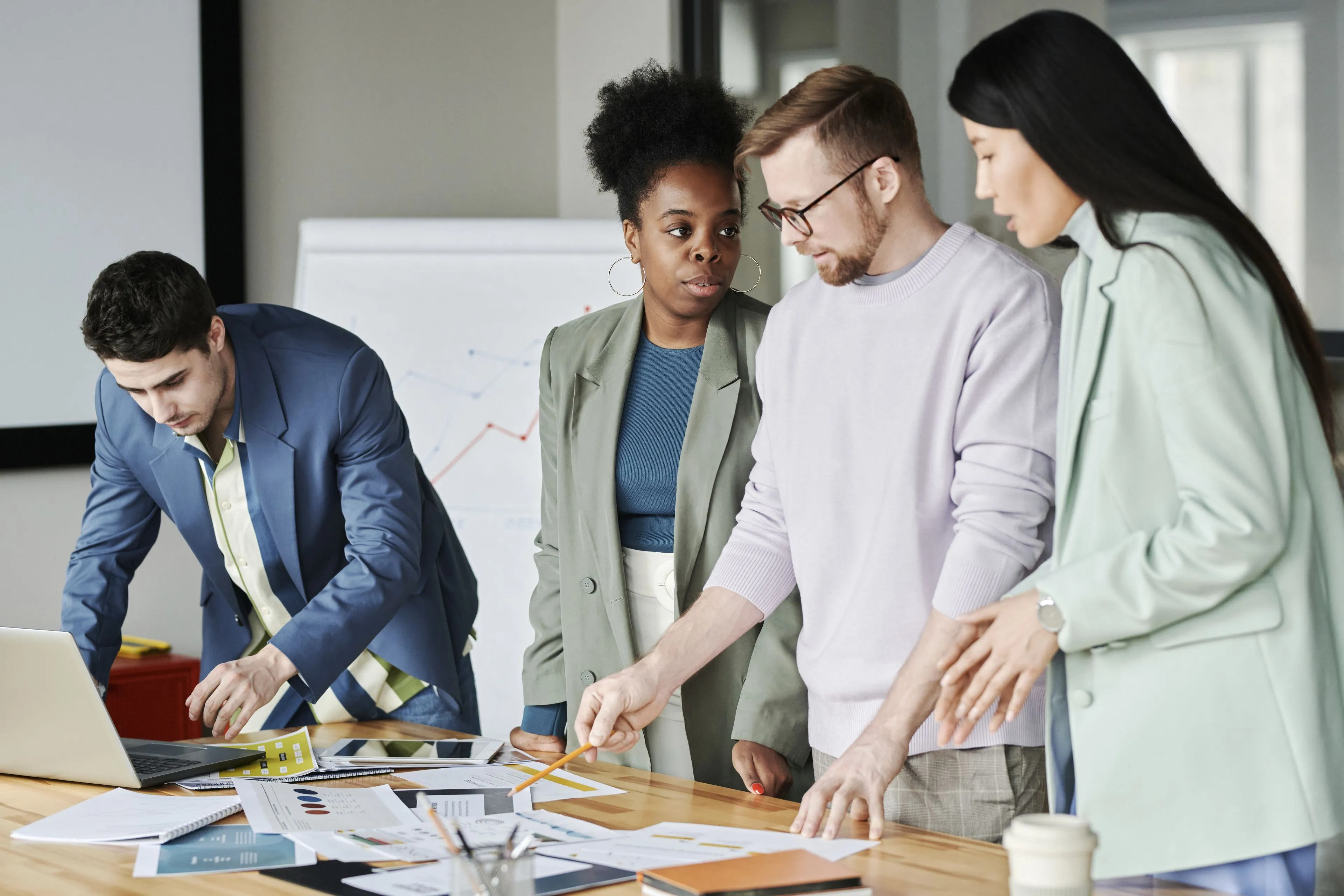Iedereen haat de busy bragger: heb jij ook zo'n collega?