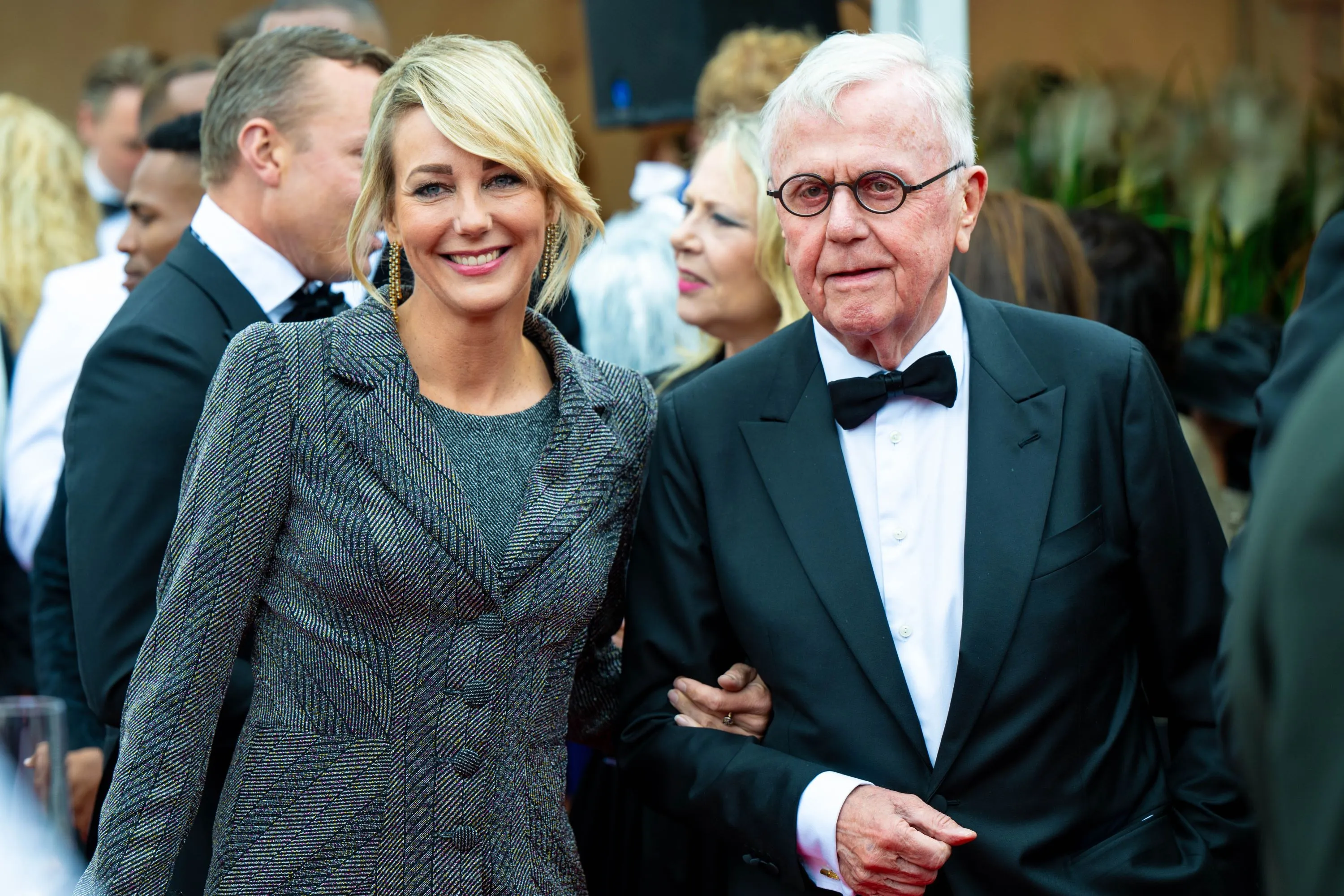 Harry Mens (77) en Marianne Timmer (49) zijn aan het daten: ‘We staan er allebei voor open’. Update: Timmer ontkent in alle toonaarden