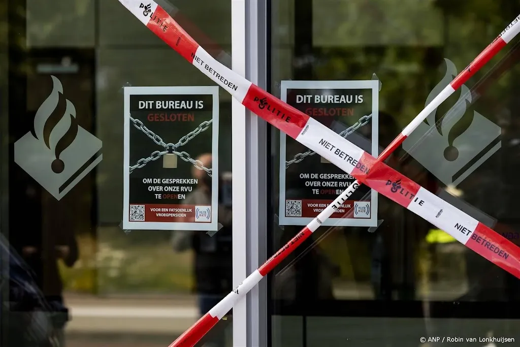 Politiebureaus opnieuw 24 uur dicht als actie voor vroegpensioen