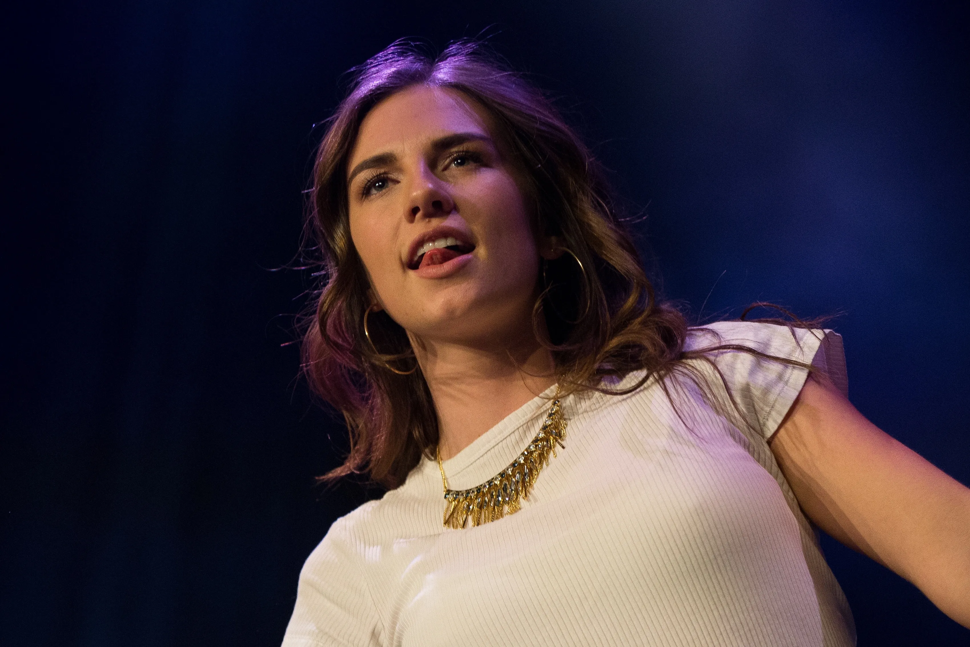Maan over roddel dat ze 'in de goot' lag: 'Ik lag lekker op strand met een kokosnoot'