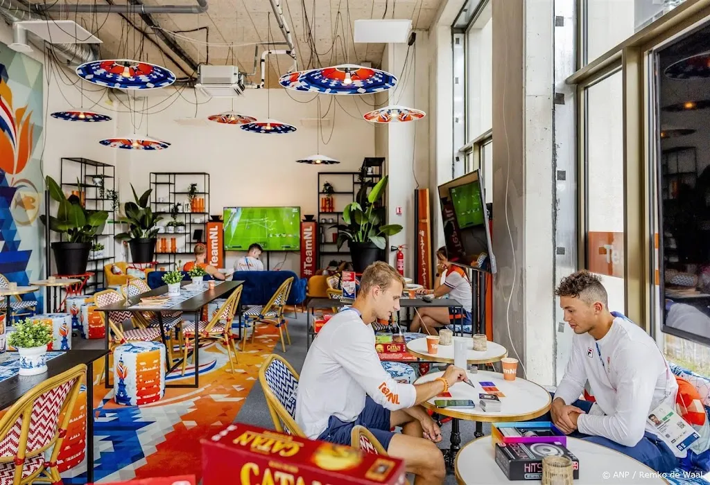 TeamNL laat diepvriesmaaltijden komen en schaft 5 magnetrons aan 