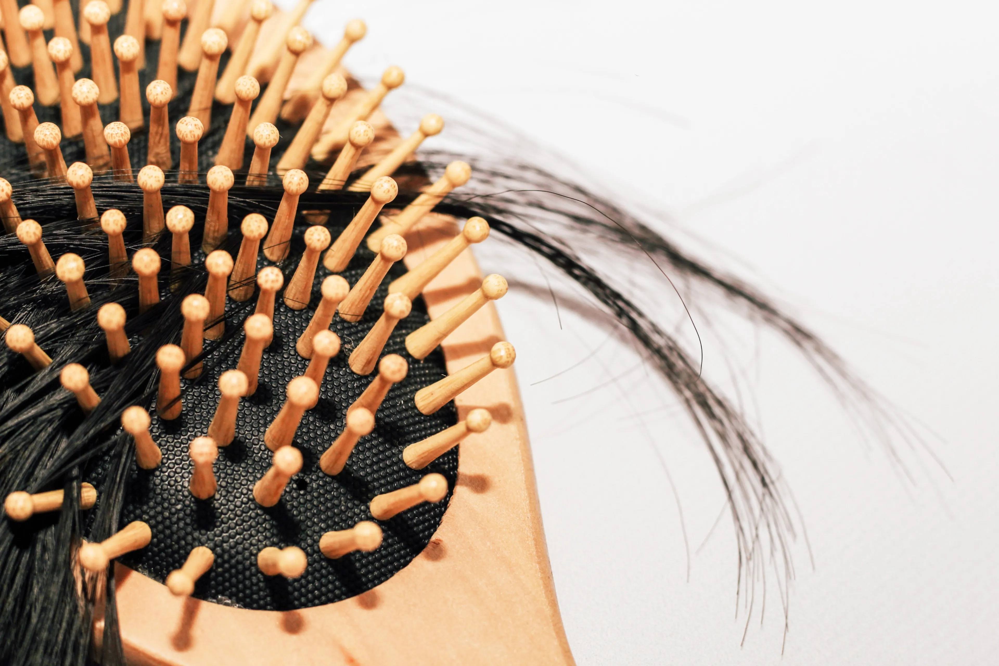 Dit doet de menopauze met je huid en met je haar