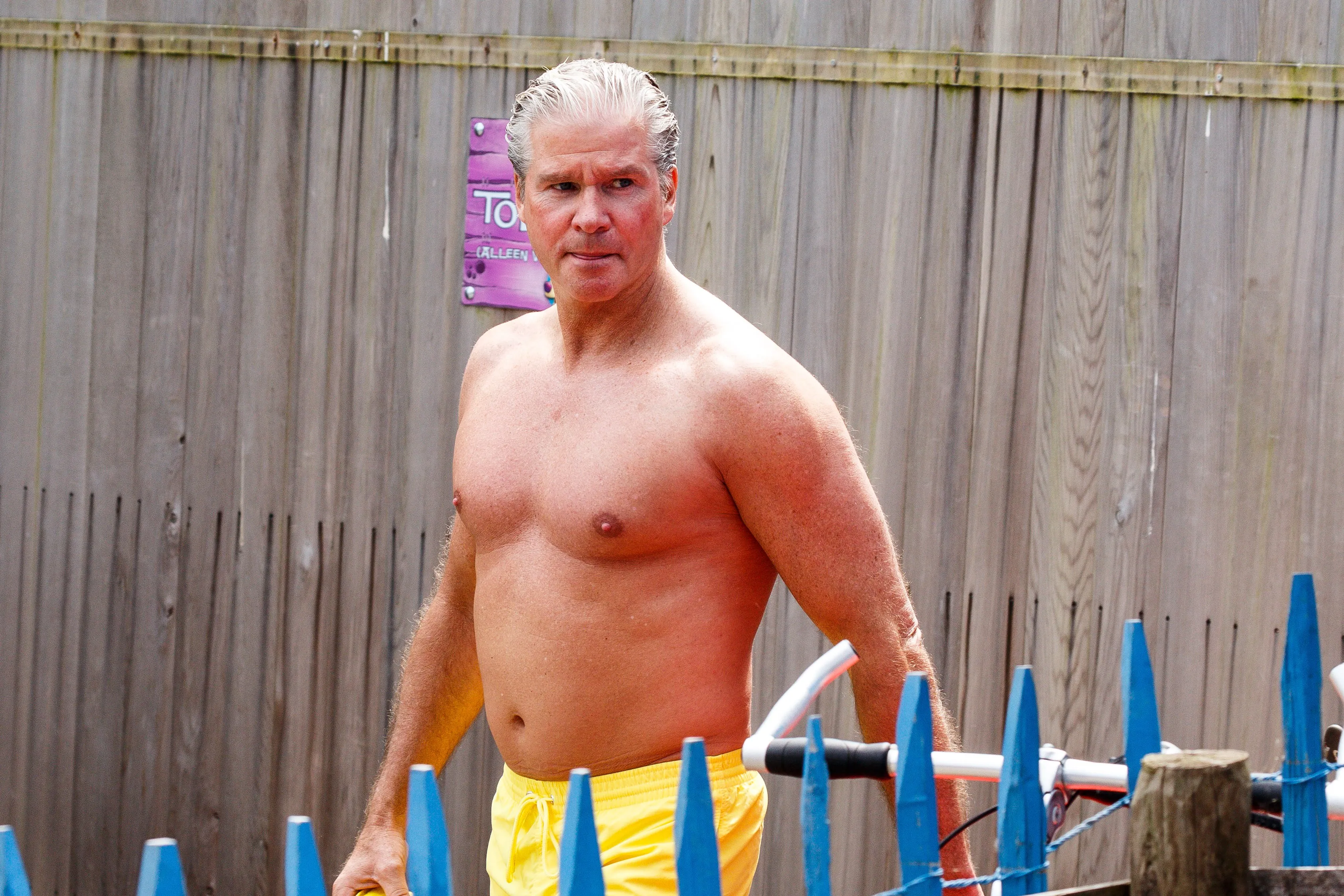 Treurige Dries Roelvink mag niet op cover van Men's Health