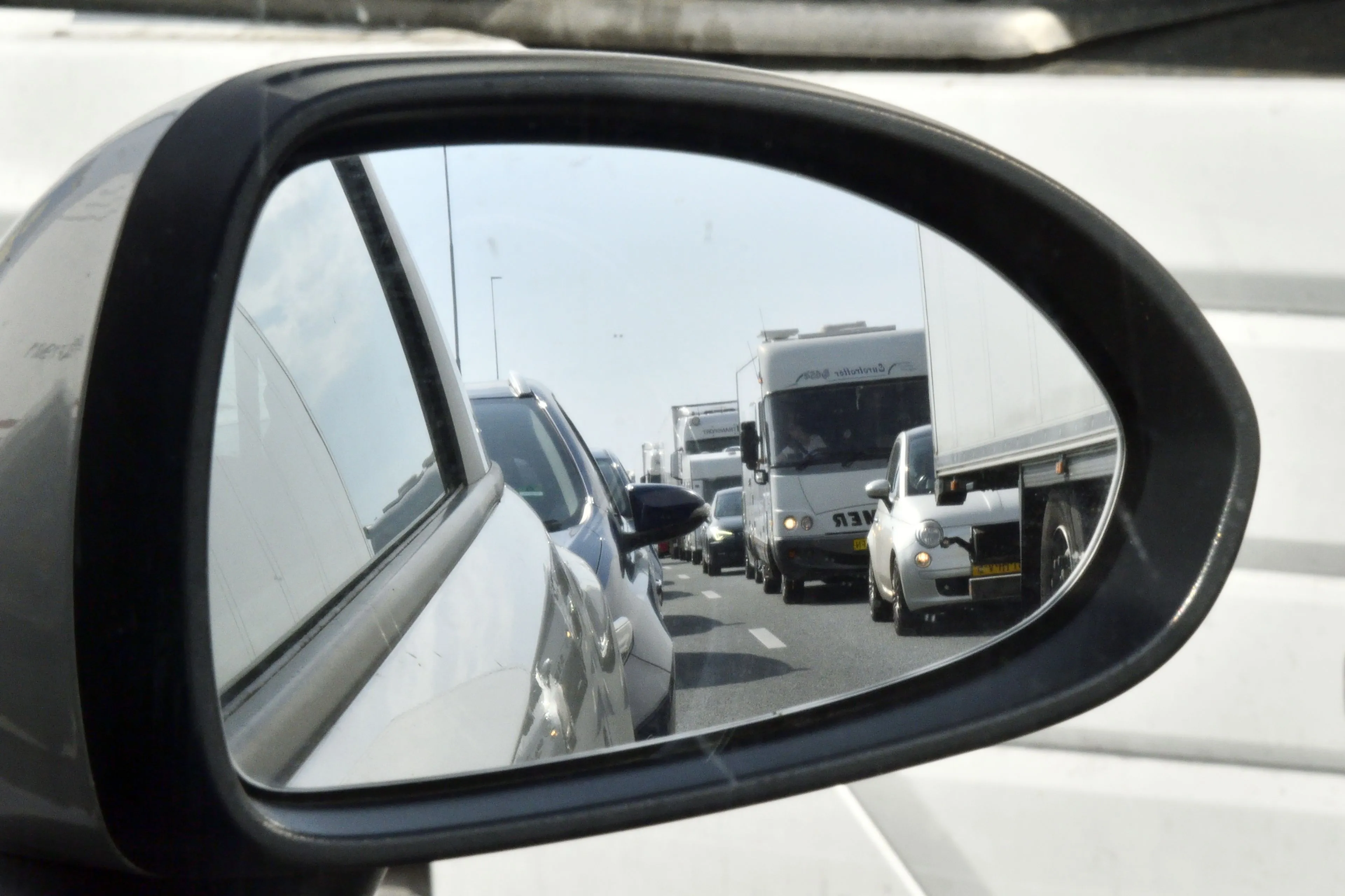 In de file aansluiten of alternatieve route kiezen? Volg deze vuistregel