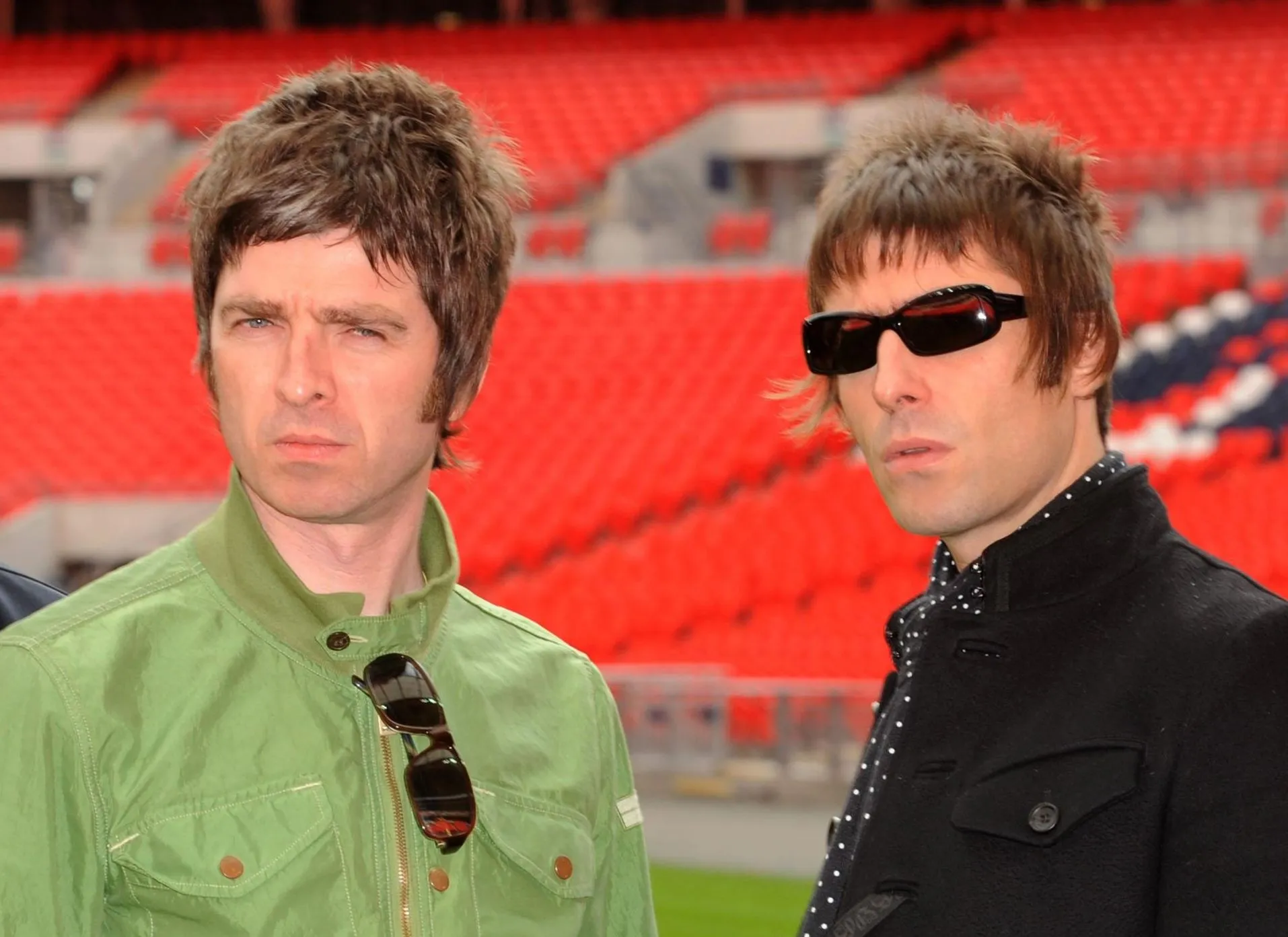Britse rockband Oasis gaat na 15 jaar ruzie weer optreden. Dit zijn de tourdates en hun gigantische gages
