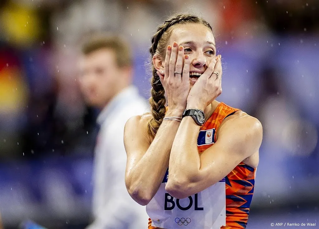 Bol helpt estafetteteam op 4x400 meter gemengd aan olympisch goud