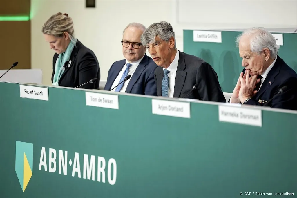 VEB: raadselachtig vertrek topman voedt twijfels koers ABN AMRO