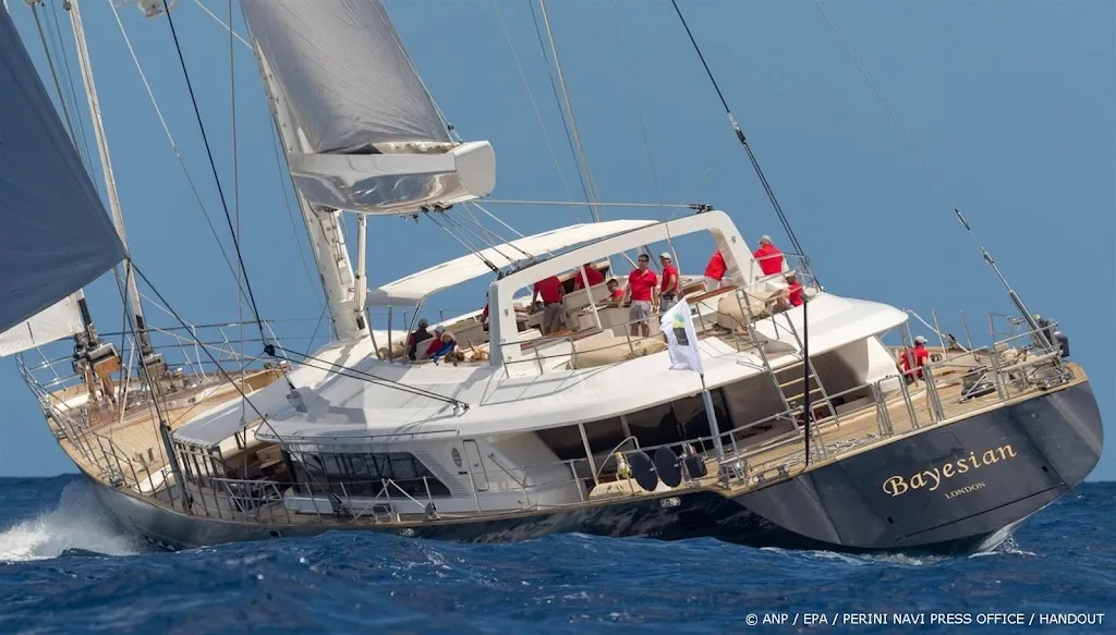 Onderzoek naar meer overlevende crewleden gezonken superjacht
