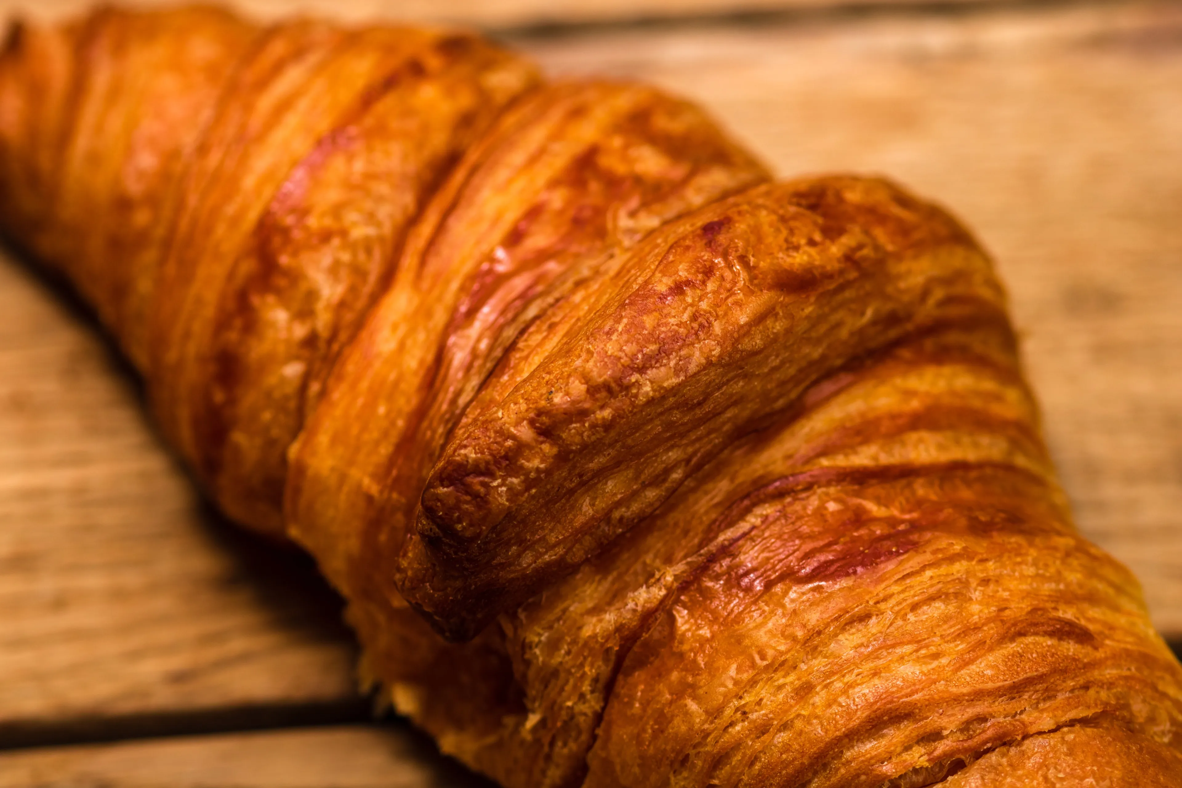 Groningse bokser slaat vriendin in elkaar om verkeerde croissant