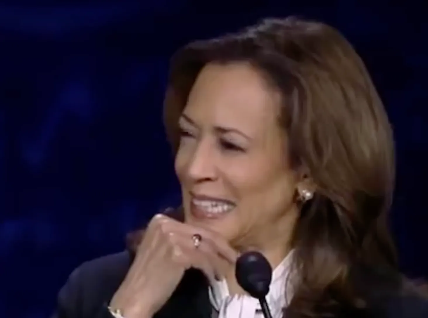 Kamala Harris maakt gehakt van Trump