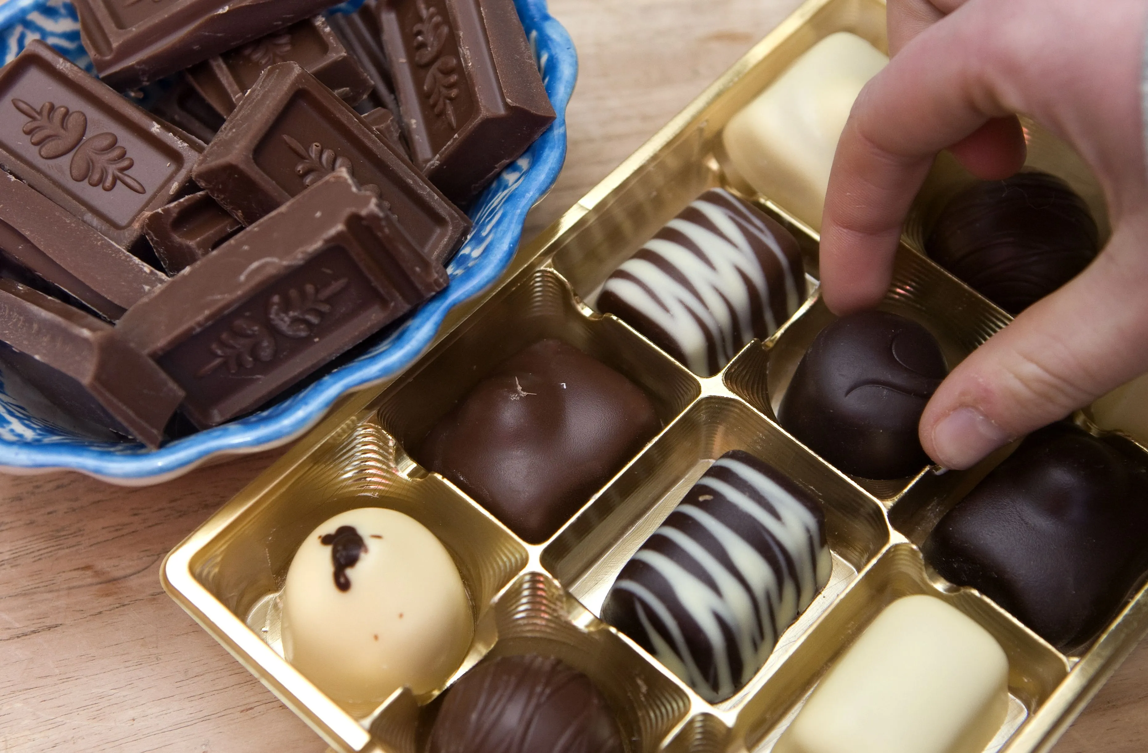Wat is de oorzaak van wit uitgeslagen chocolade, en kun je het nog eten?