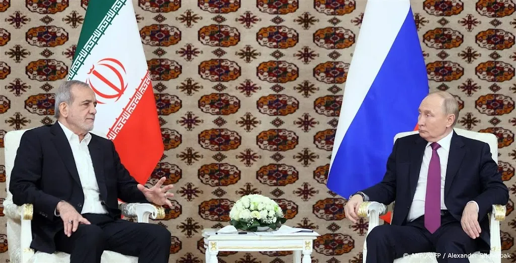 Poetin ontmoet president Iran en noemt hun relatie 'prioriteit'