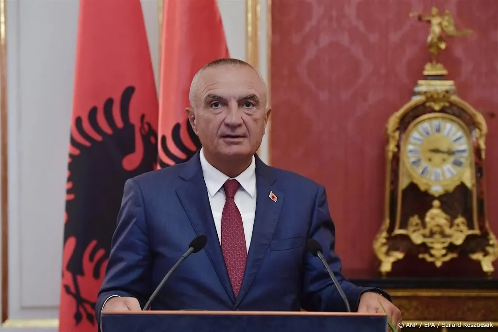 Ex-president Albanië opgepakt voor corruptie