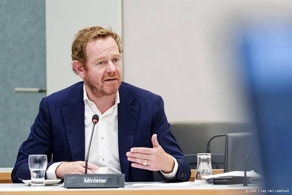 Minister Van Weel: Nederland loopt achter bij aanpak cybercrime