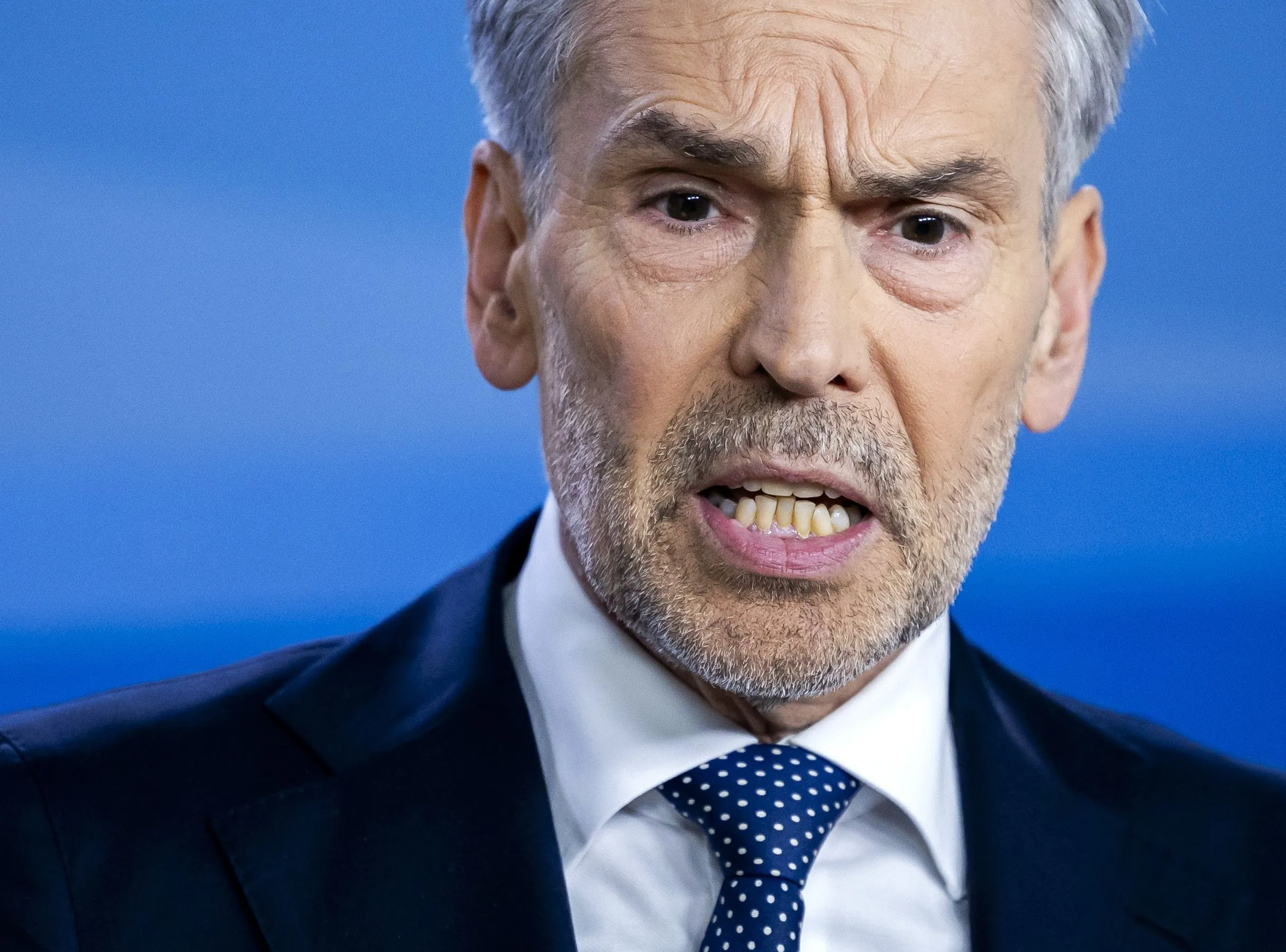 Wat kiezen politici vandaag: hun eigenbelang of dat van Nederland