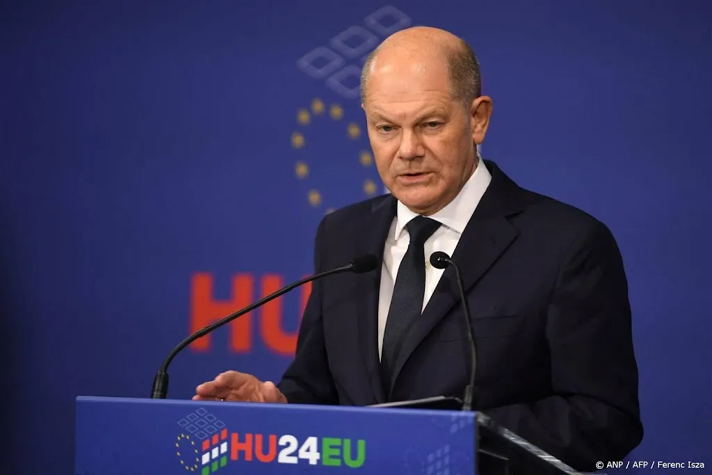 Scholz wil snel met Poetin praten, maar niet alleen